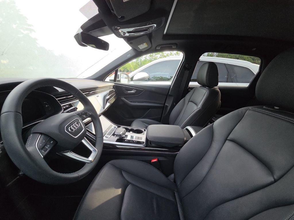 Used 2025 Audi Q7 2.0T Premium w/ Convenience Package AWD/4WD image 8