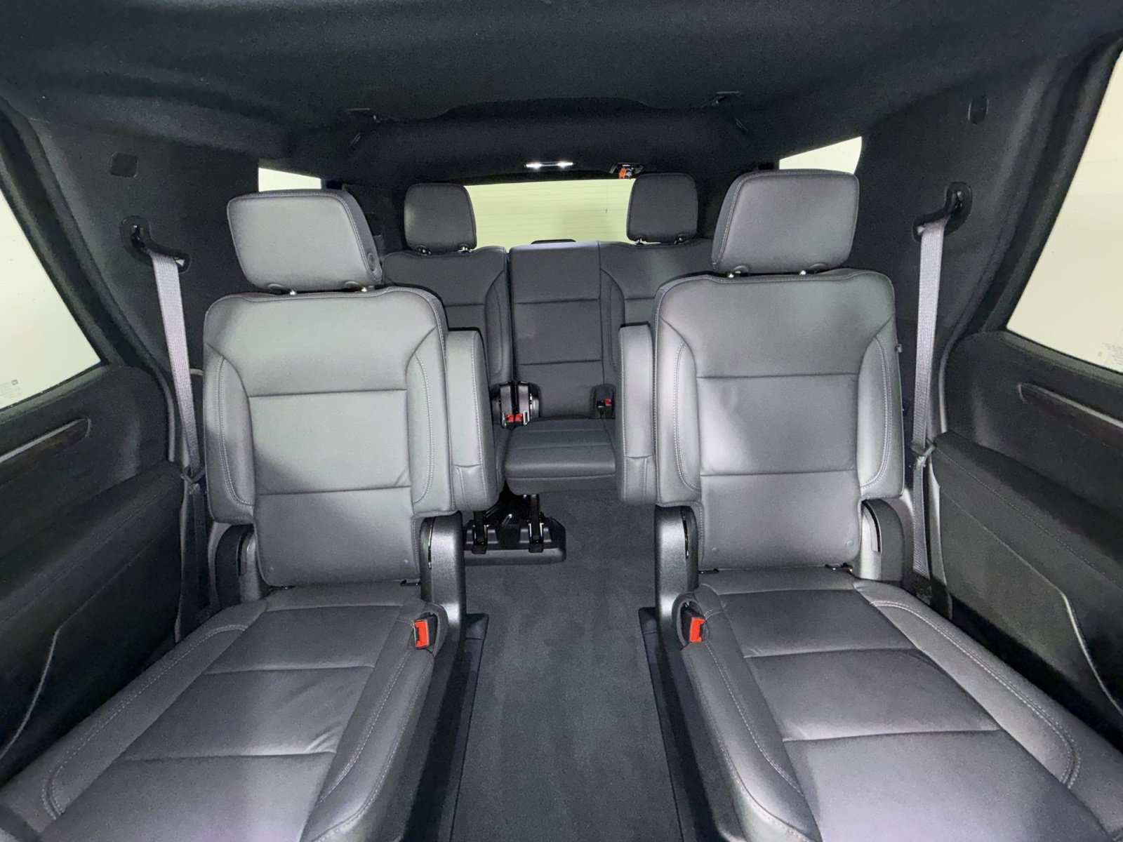 Used 2026 Chevrolet Tahoe Z71 w/ Comfort Package AWD/4WD image 25