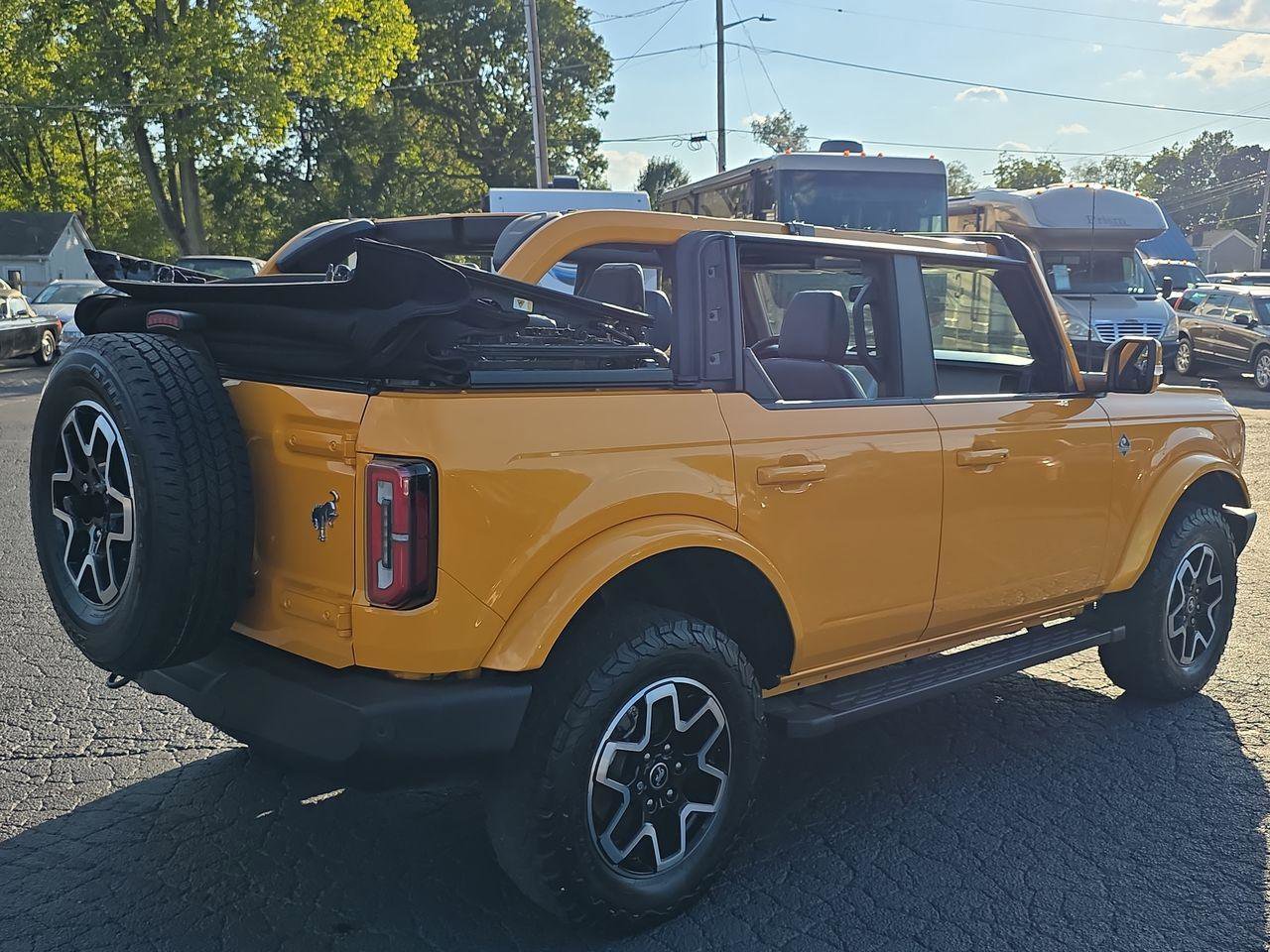 Used 2022 Ford Bronco Outer Banks image 2