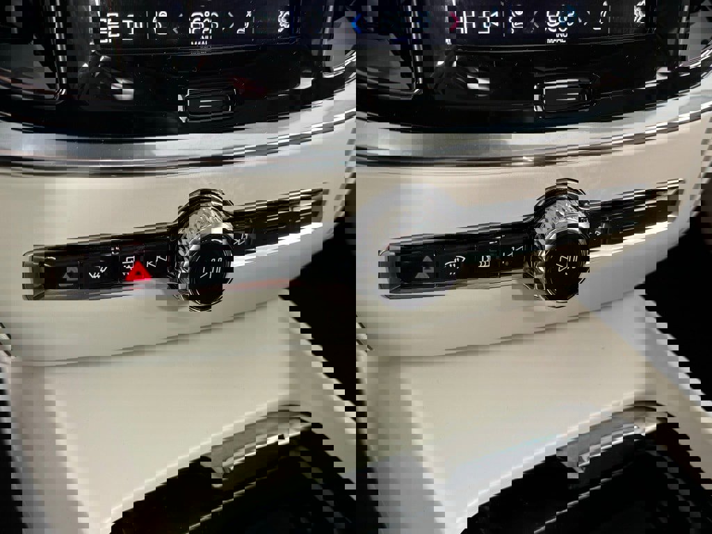 New 2024 Volvo S60 B5 Plus w/ Climate Package image 22