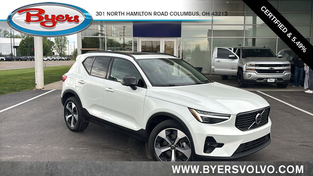 Certified 2026 Volvo XC40 B5 Plus AWD/4WD image 1