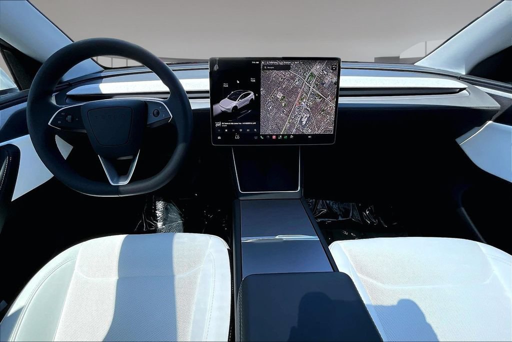 Used 2026 Tesla Model Y 2WD image 7