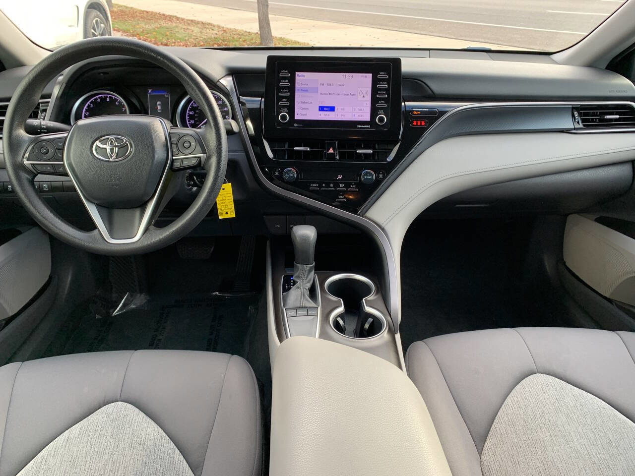 Used 2022 Toyota Camry LE image 9