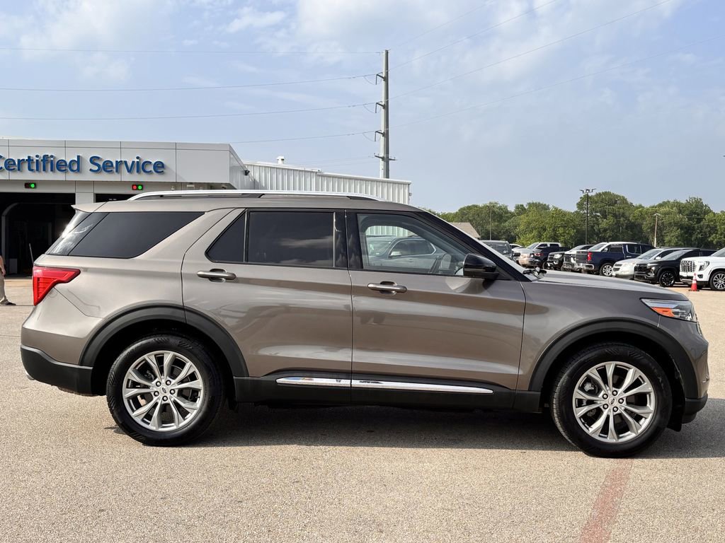 Used 2021 Ford Explorer Limited w/ Equipment Group 301A AWD/4WD image 5