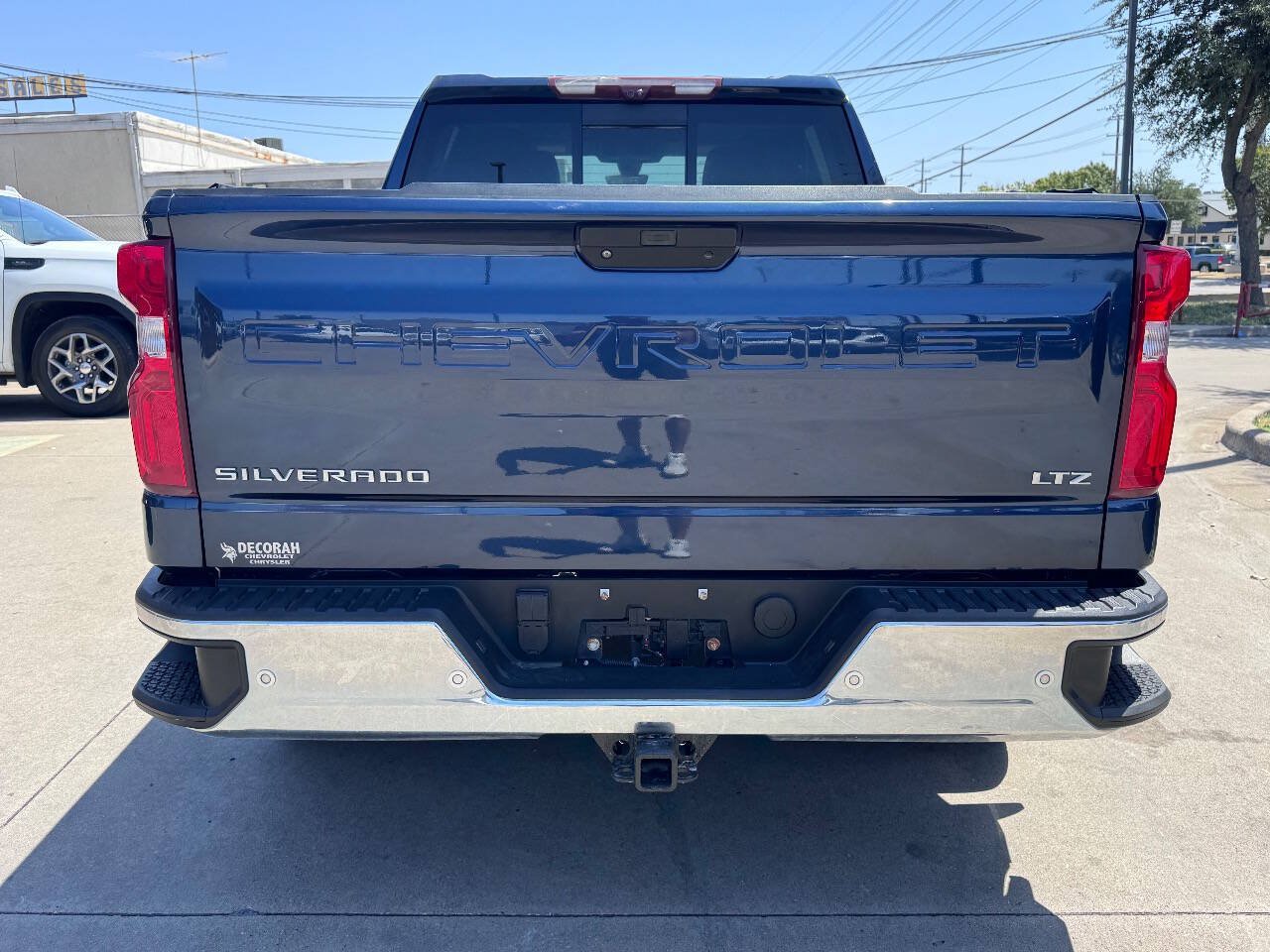 Used 2021 Chevrolet Silverado 1500 LTZ w/ Technology Package AWD/4WD image 6