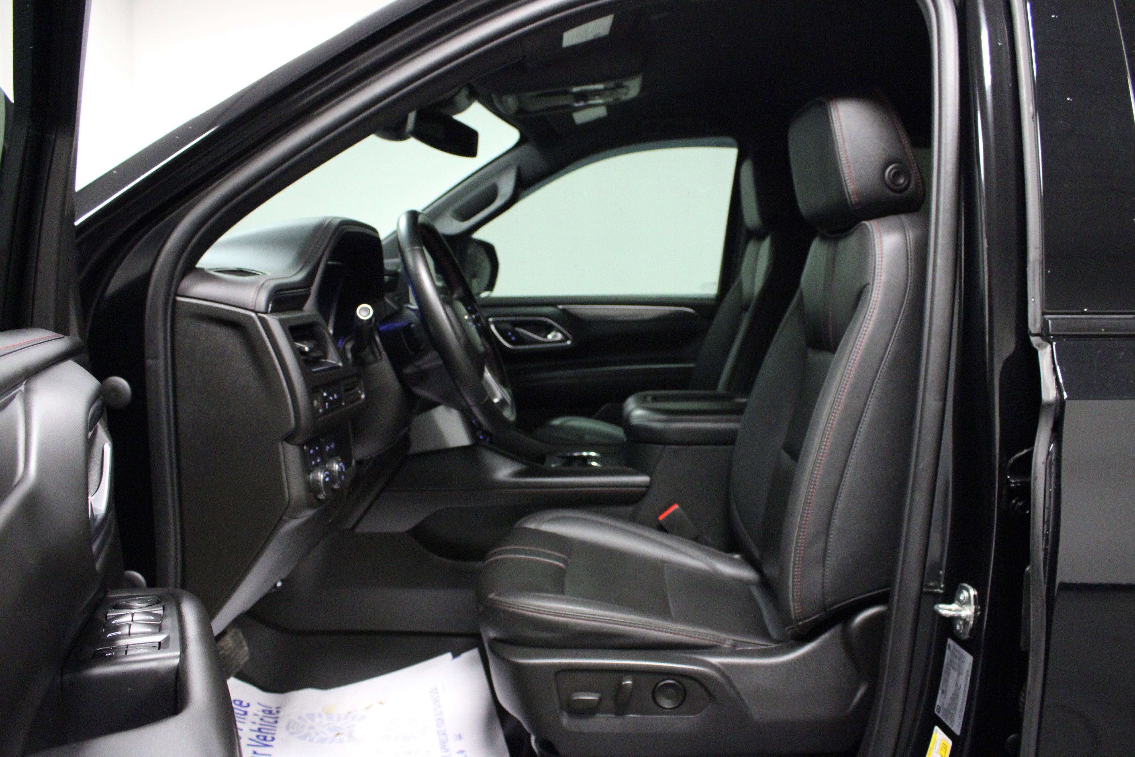 Used 2023 Chevrolet Suburban RST AWD/4WD image 12