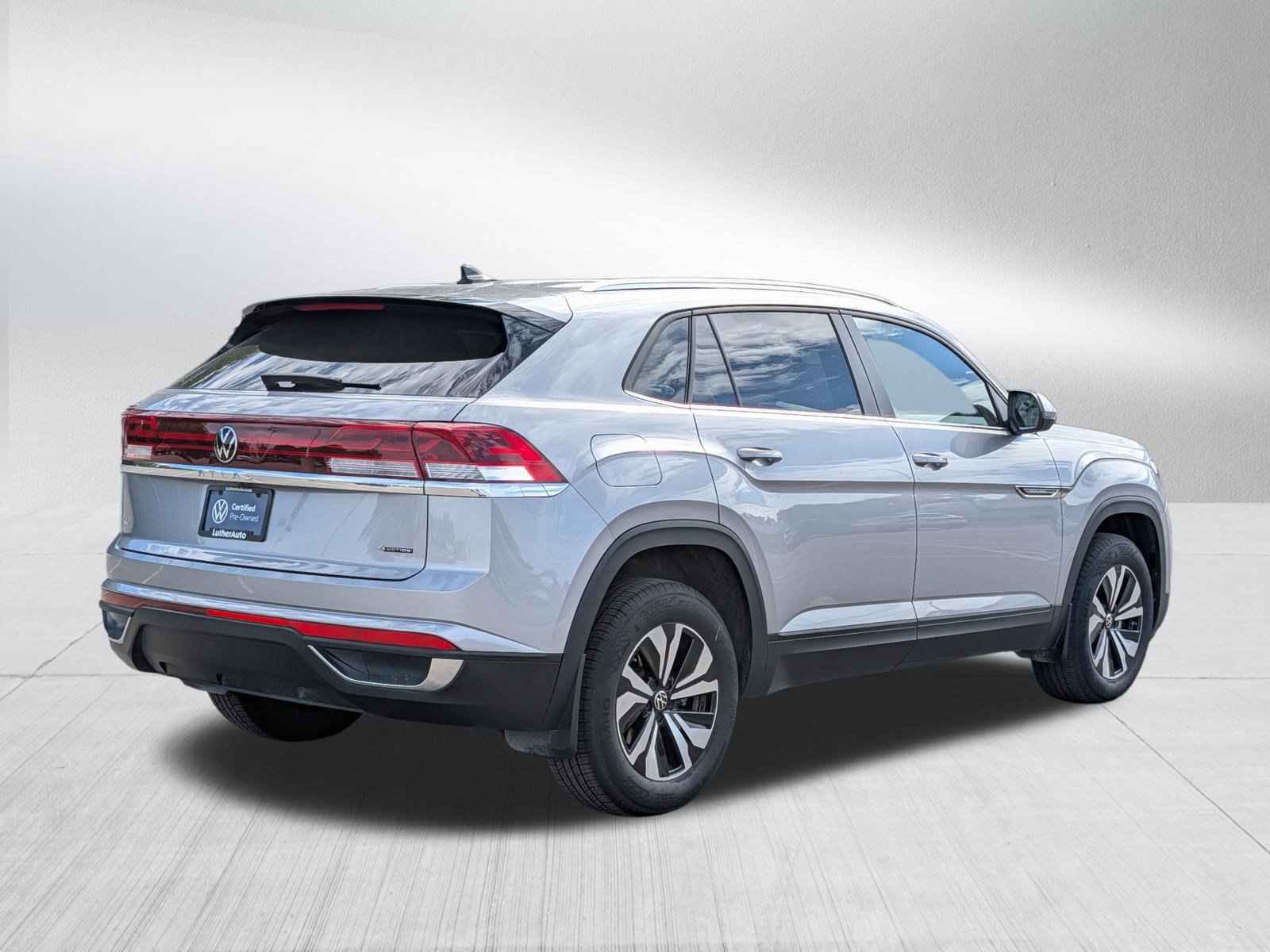 Certified 2025 Volkswagen Atlas Cross Sport SE AWD/4WD image 7