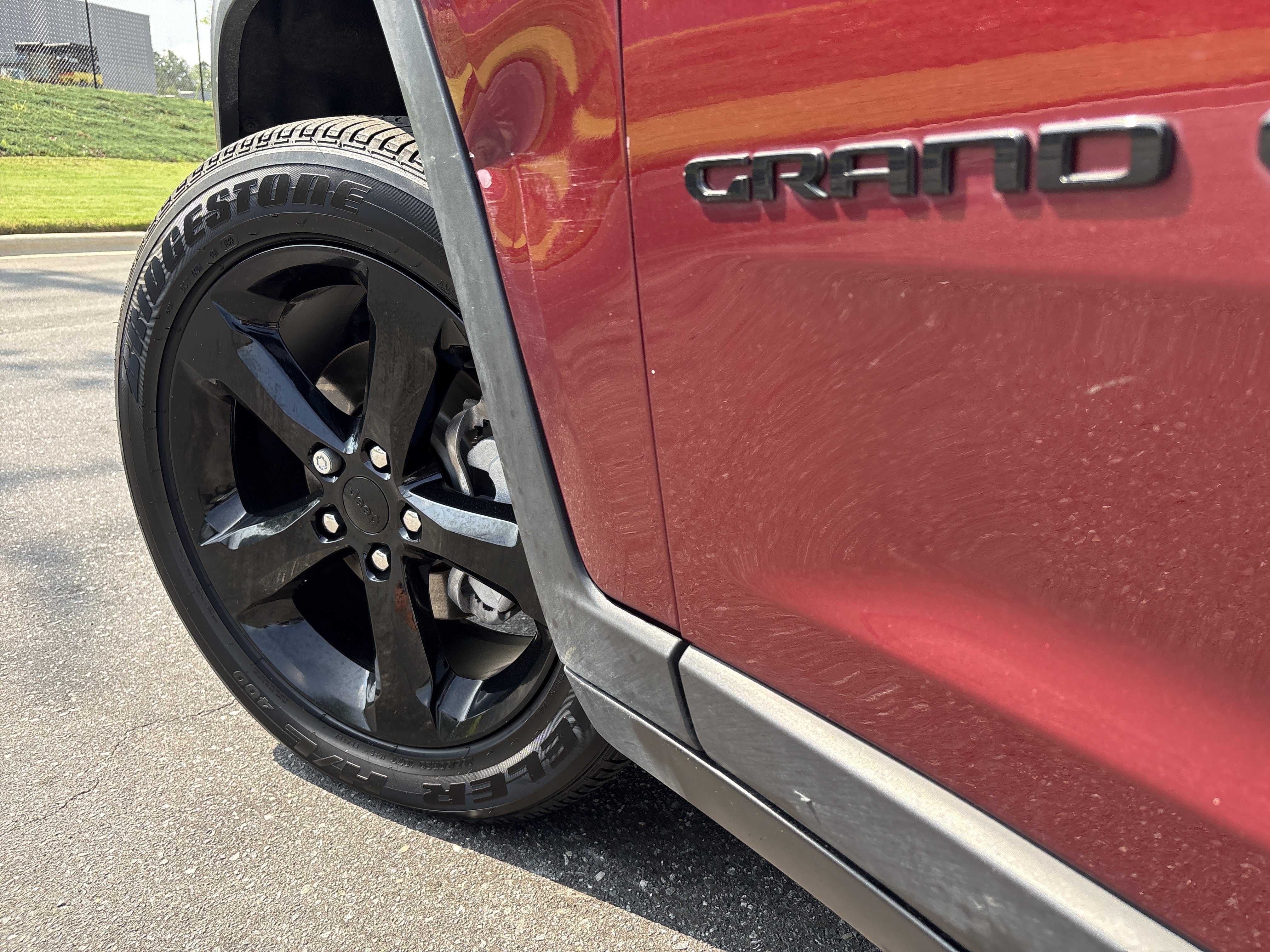 Used 2023 Jeep Grand Cherokee Altitude RWD image 12