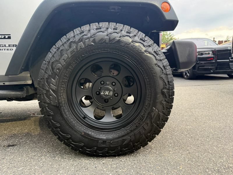 Used 2017 Jeep Wrangler Unlimited Sport w/ Quick Order Package 24S AWD/4WD image 32