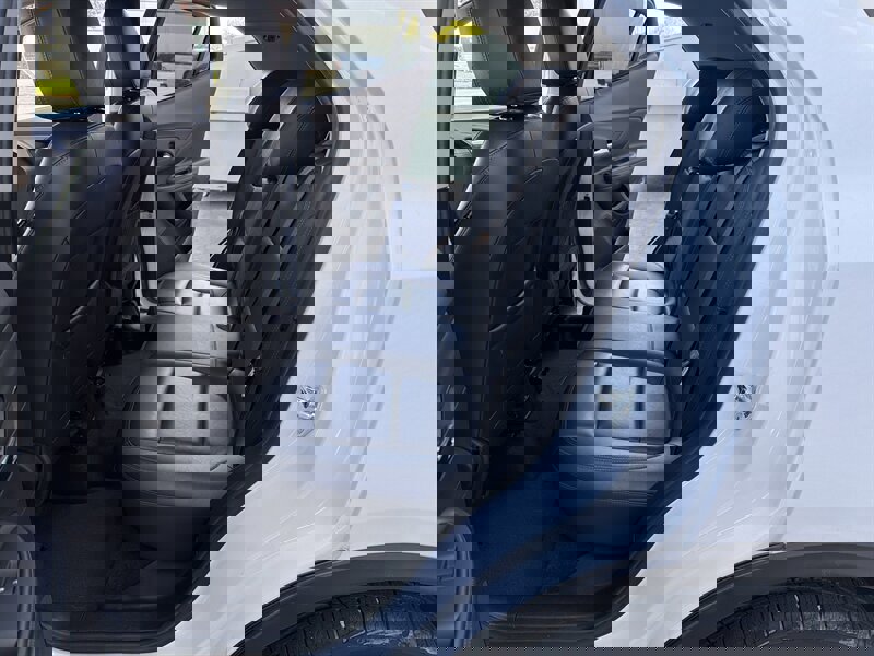 Used 2018 Buick Encore Essence AWD/4WD image 30