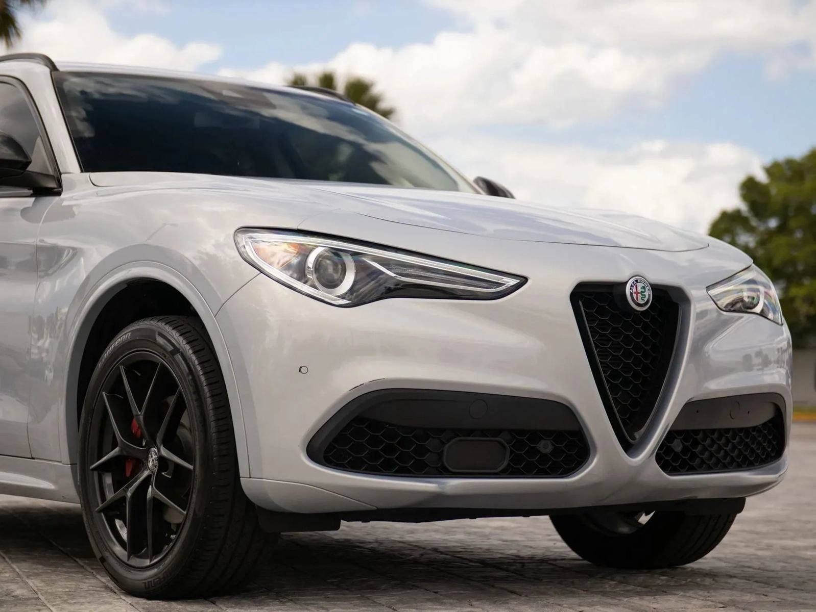 Used 2020 Alfa Romeo Stelvio Sport w/ Quick Order Package 22K Sport RWD image 3