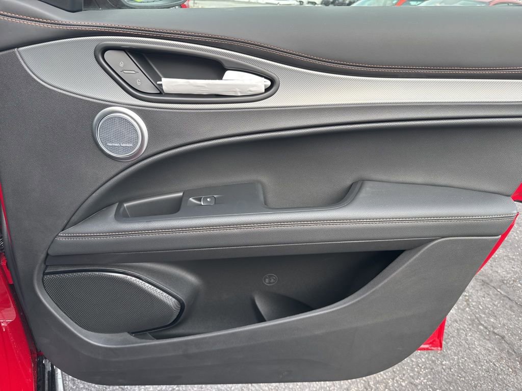 New 2025 Alfa Romeo Stelvio Sprint image 22