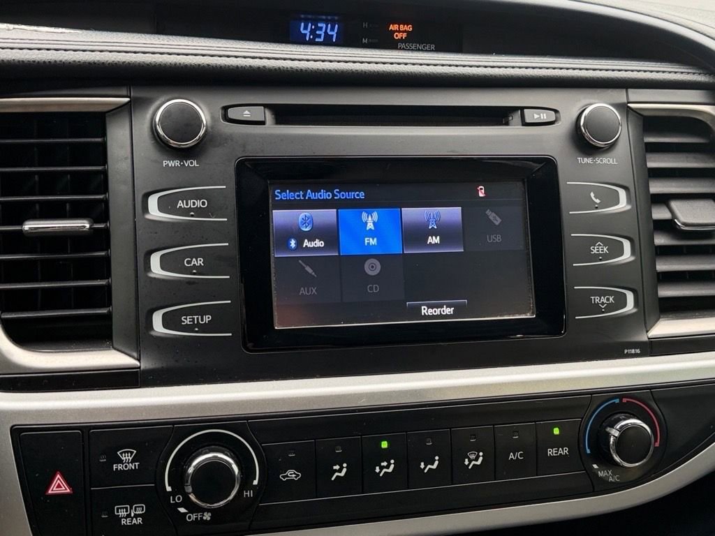 Used 2019 Toyota Highlander LE image 23