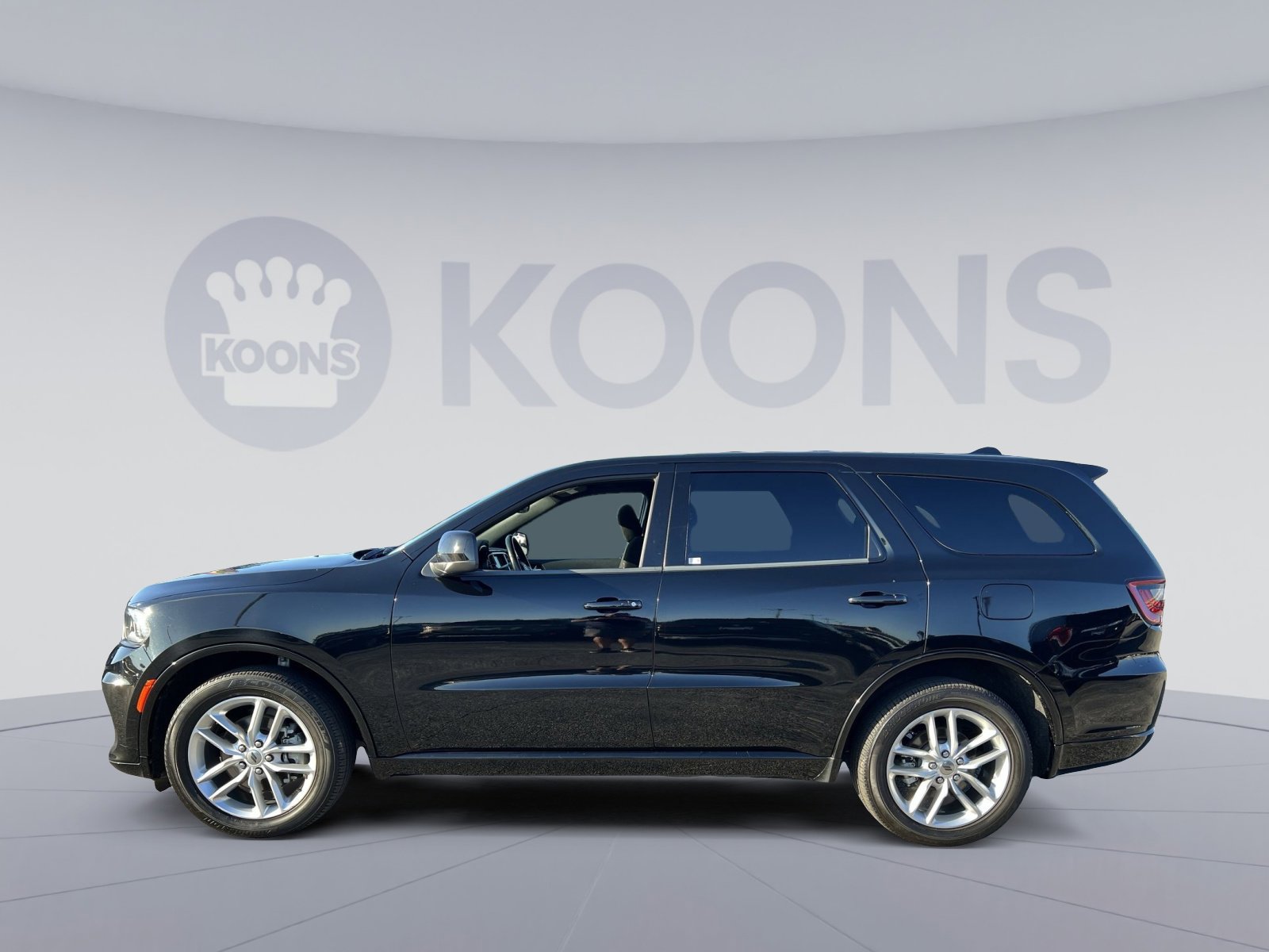 Used 2023 Dodge Durango GT image 2