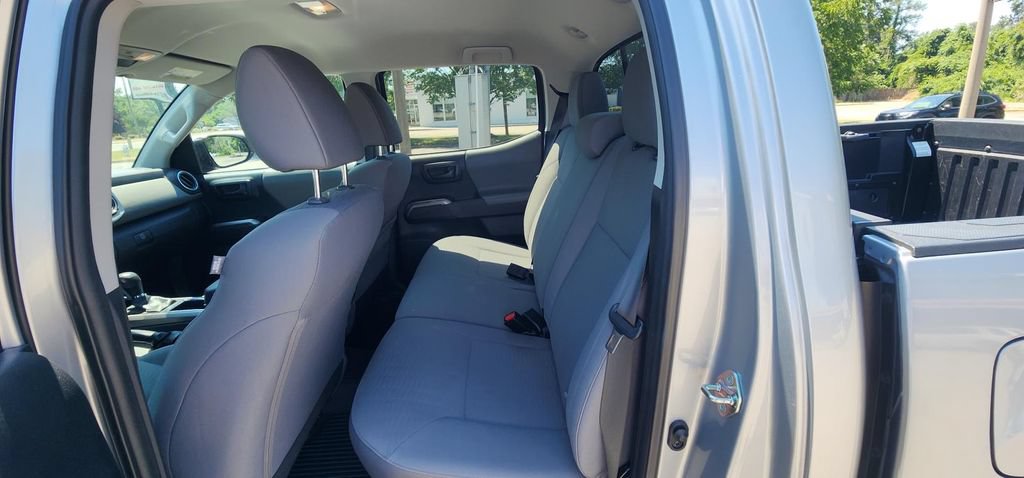 Certified 2019 Toyota Tacoma SR5 AWD/4WD image 13