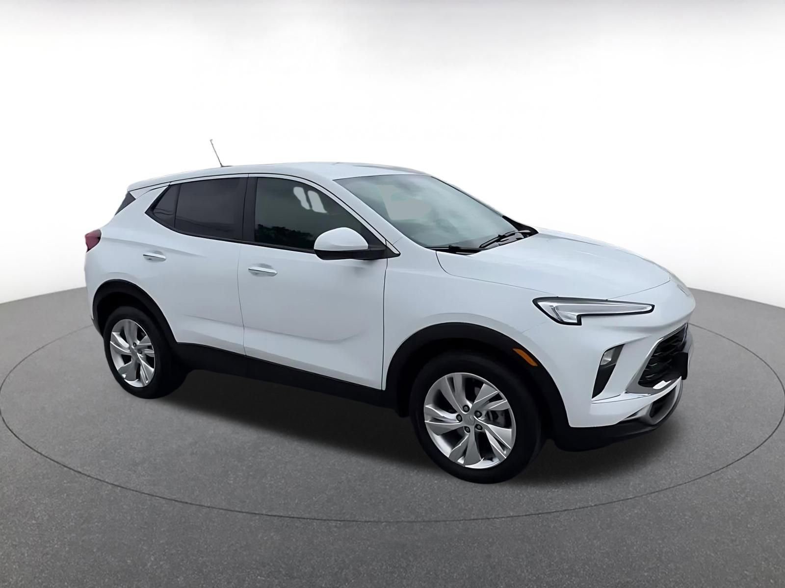 Used 2025 Buick Encore GX Preferred FWD image 2