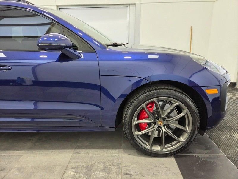 Certified 2026 Porsche Macan GTS image 10