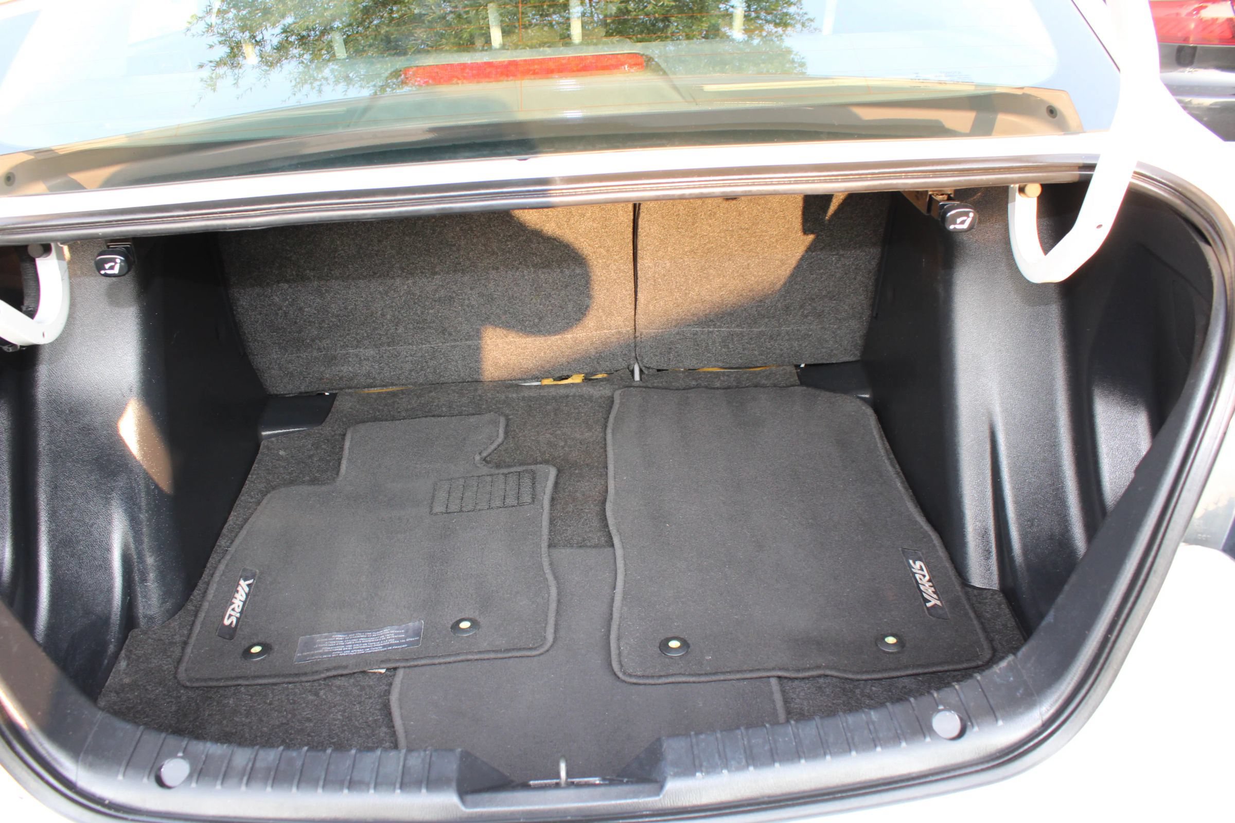 Used 2019 Toyota Yaris L FWD image 25
