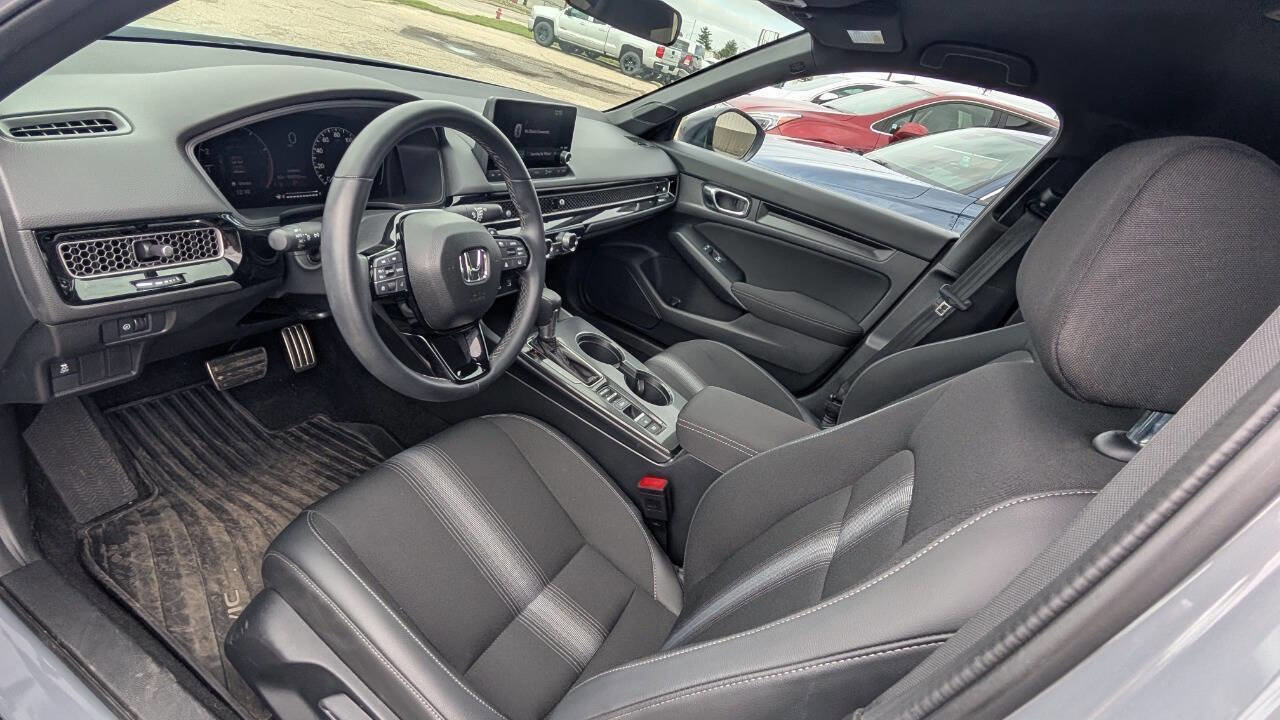 Used 2025 Honda Civic Sport image 17