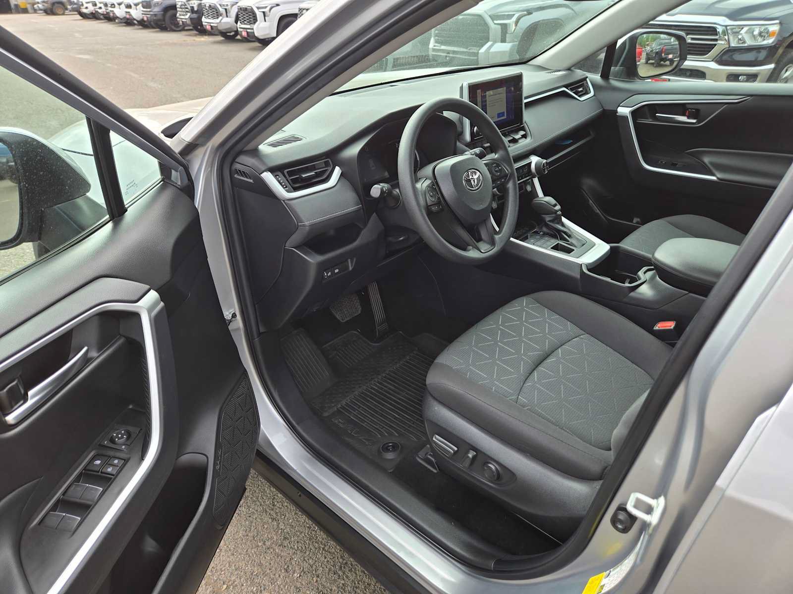 Used 2023 Toyota RAV4 XLE AWD/4WD image 19