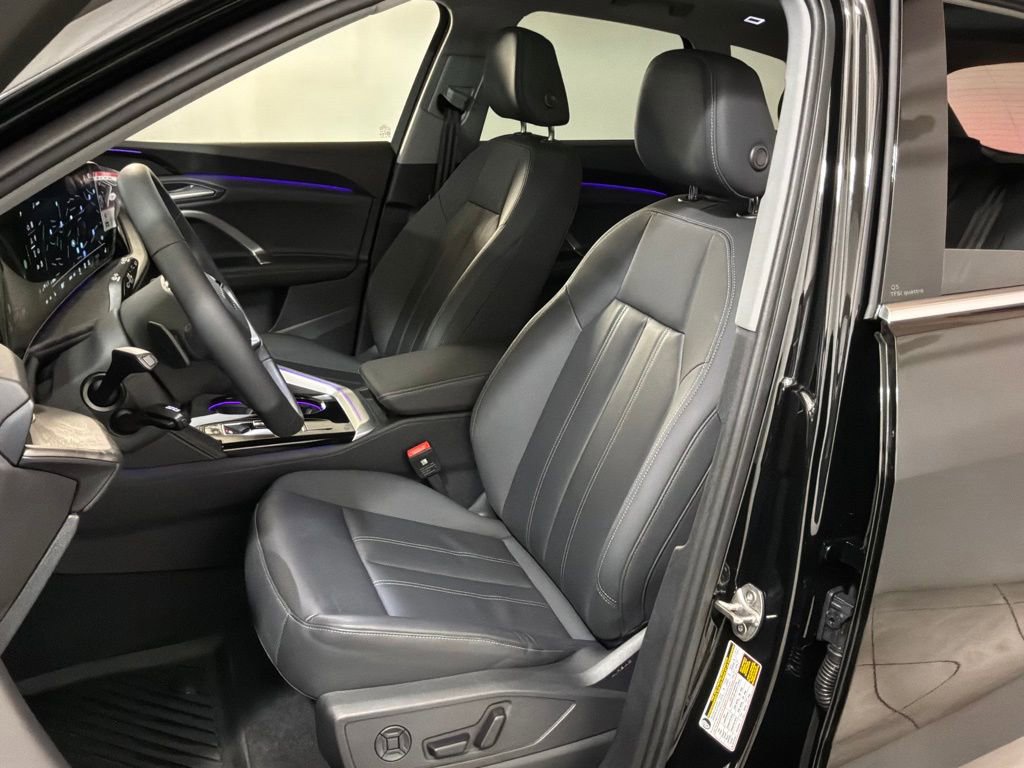 Certified 2025 Audi Q5 Premium w/ Convenience Package image 8