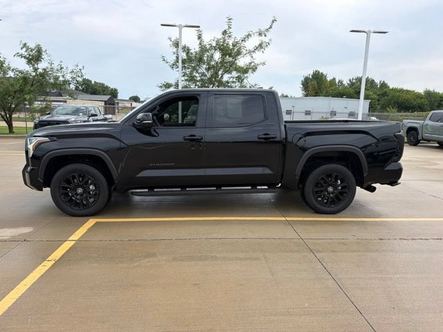 Used 2025 Toyota Tundra Limited AWD/4WD image 4
