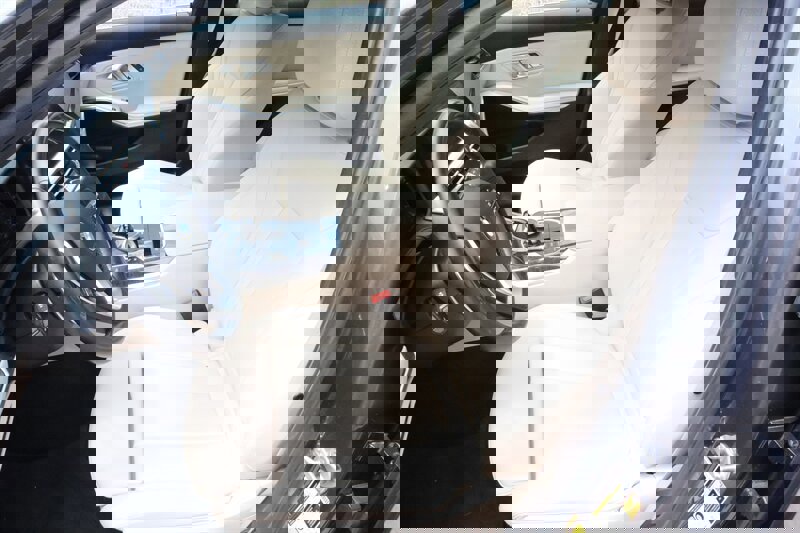 Used 2021 BMW 330e w/ Convenience Package image 8