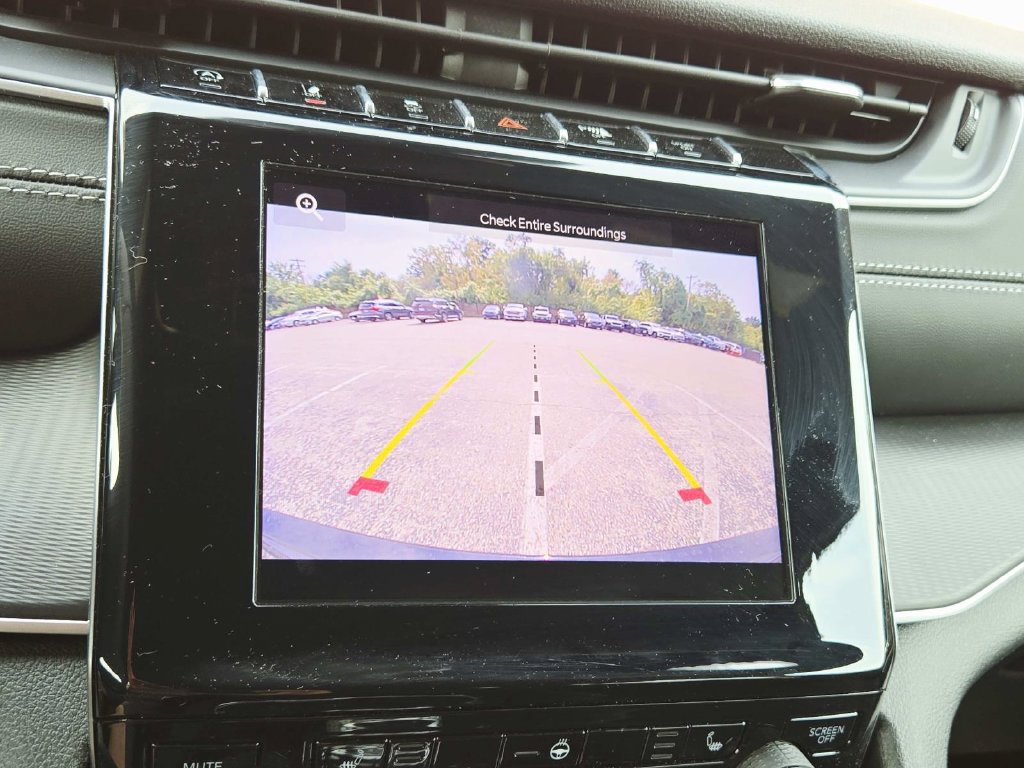 New 2025 Jeep Grand Cherokee Laredo X w/ Luxury Tech Group I AWD/4WD image 25