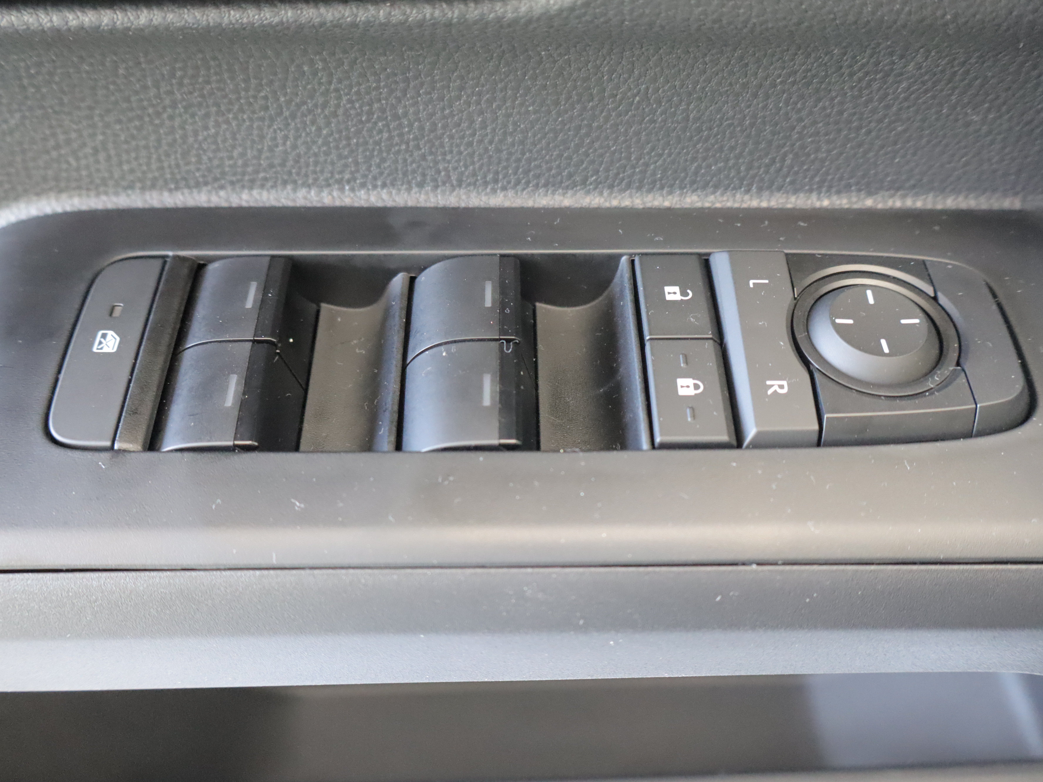 Used 2026 Toyota Tacoma SR5 RWD image 13