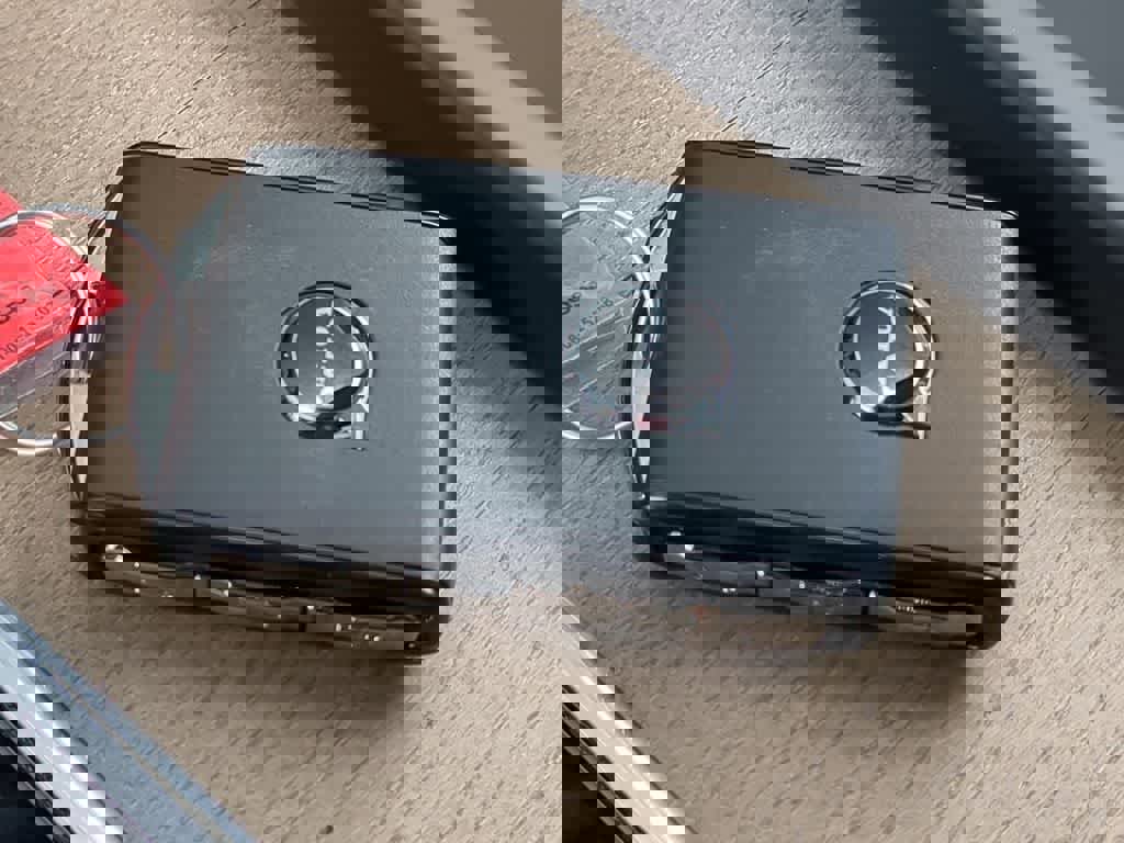 New 2026 Volvo XC60 T8 Plus w/ Protection Package Premier image 33