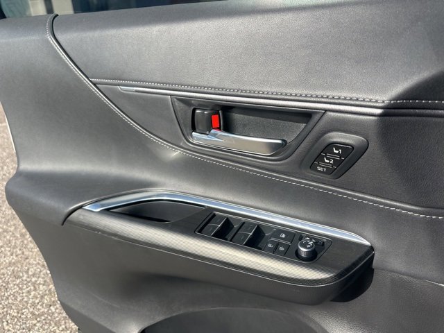 Used 2024 Toyota Venza Limited image 22