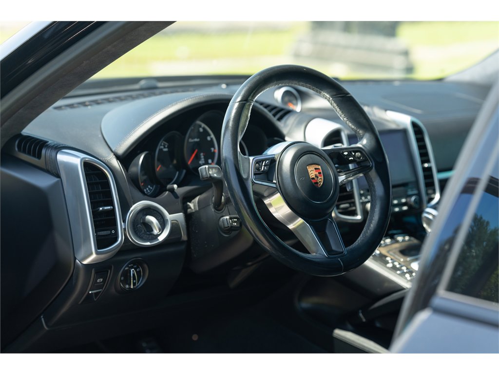 Used 2017 Porsche Cayenne image 11