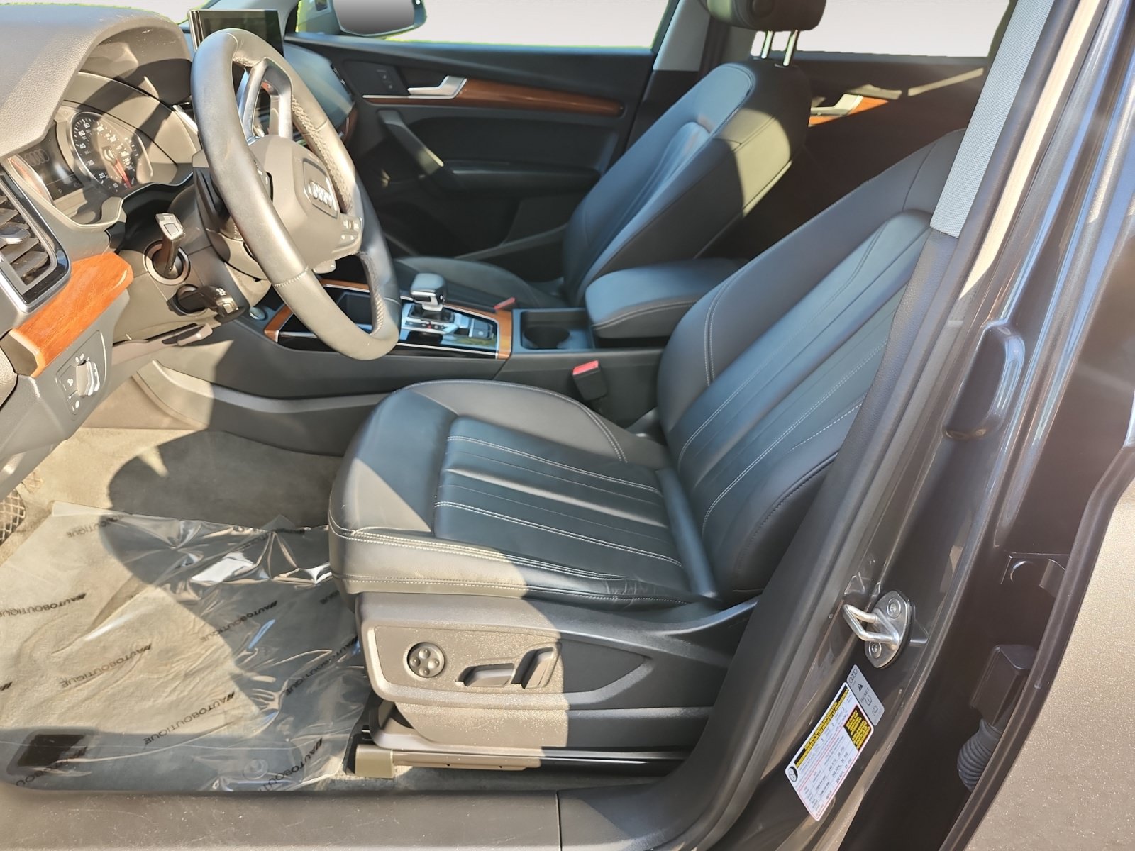 Used 2023 Audi Q5 2.0T Premium w/ Convenience Package AWD/4WD image 9