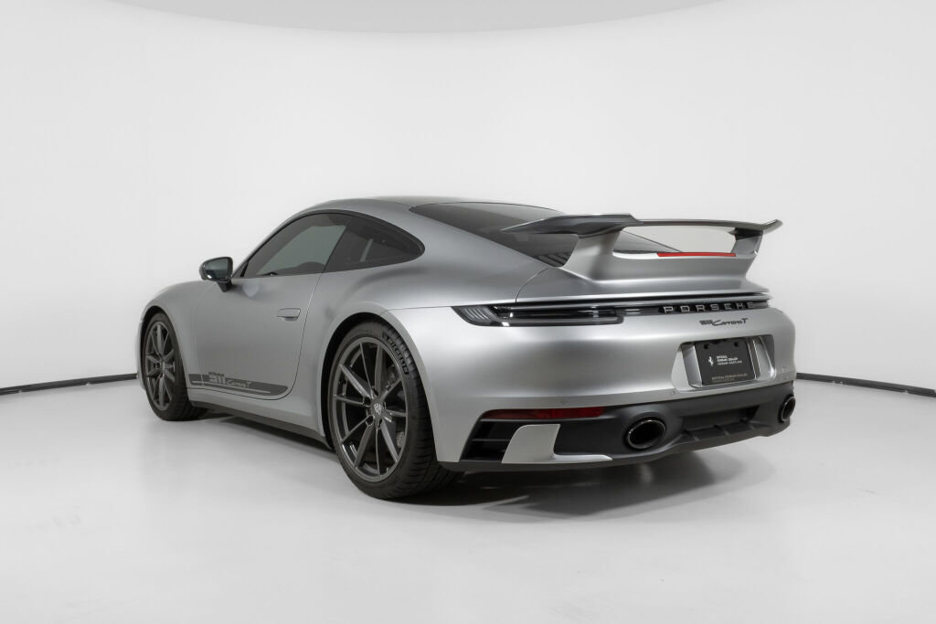 Used 2024 Porsche 911 Carrera T image 4