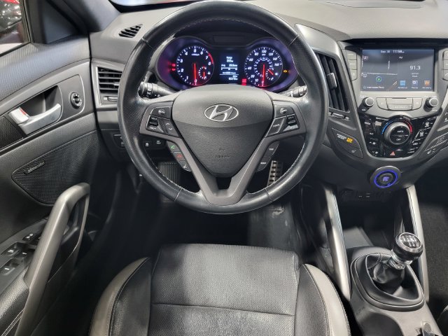 Used 2016 Hyundai Veloster Turbo w/ Option Group 04 FWD image 24