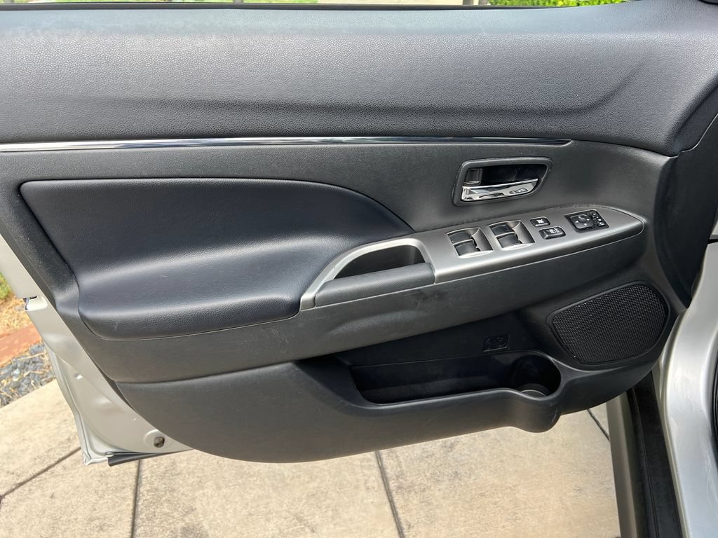 Used 2024 Mitsubishi Outlander Sport ES AWD/4WD image 16