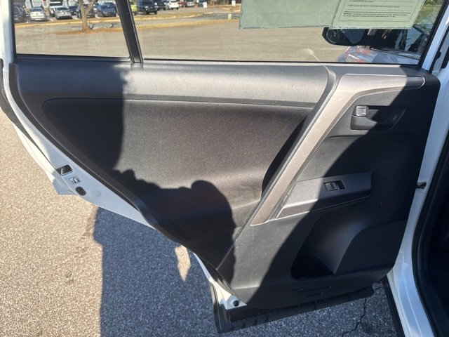 Used 2018 Toyota RAV4 LE image 15