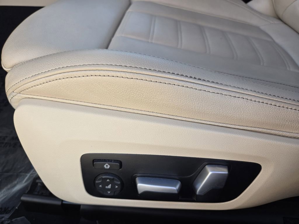 Used 2021 BMW 330i xDrive 330i xDrive w/ Premium Package image 22