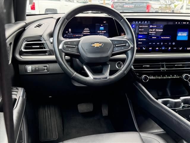 Certified 2025 Chevrolet Traverse LT FWD image 9