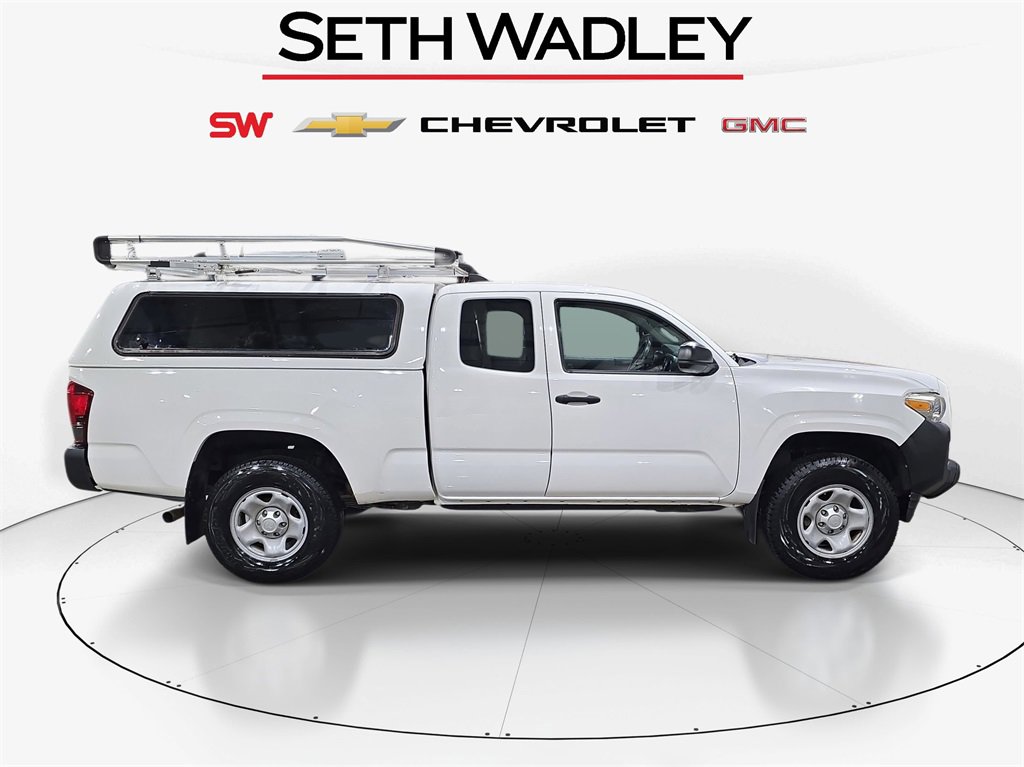 Used 2018 Toyota Tacoma SR image 8