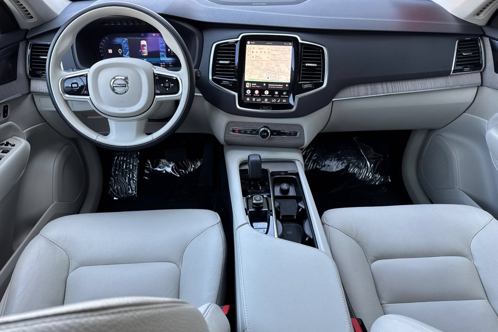 Used 2024 Volvo XC90 T8 Plus AWD/4WD image 14