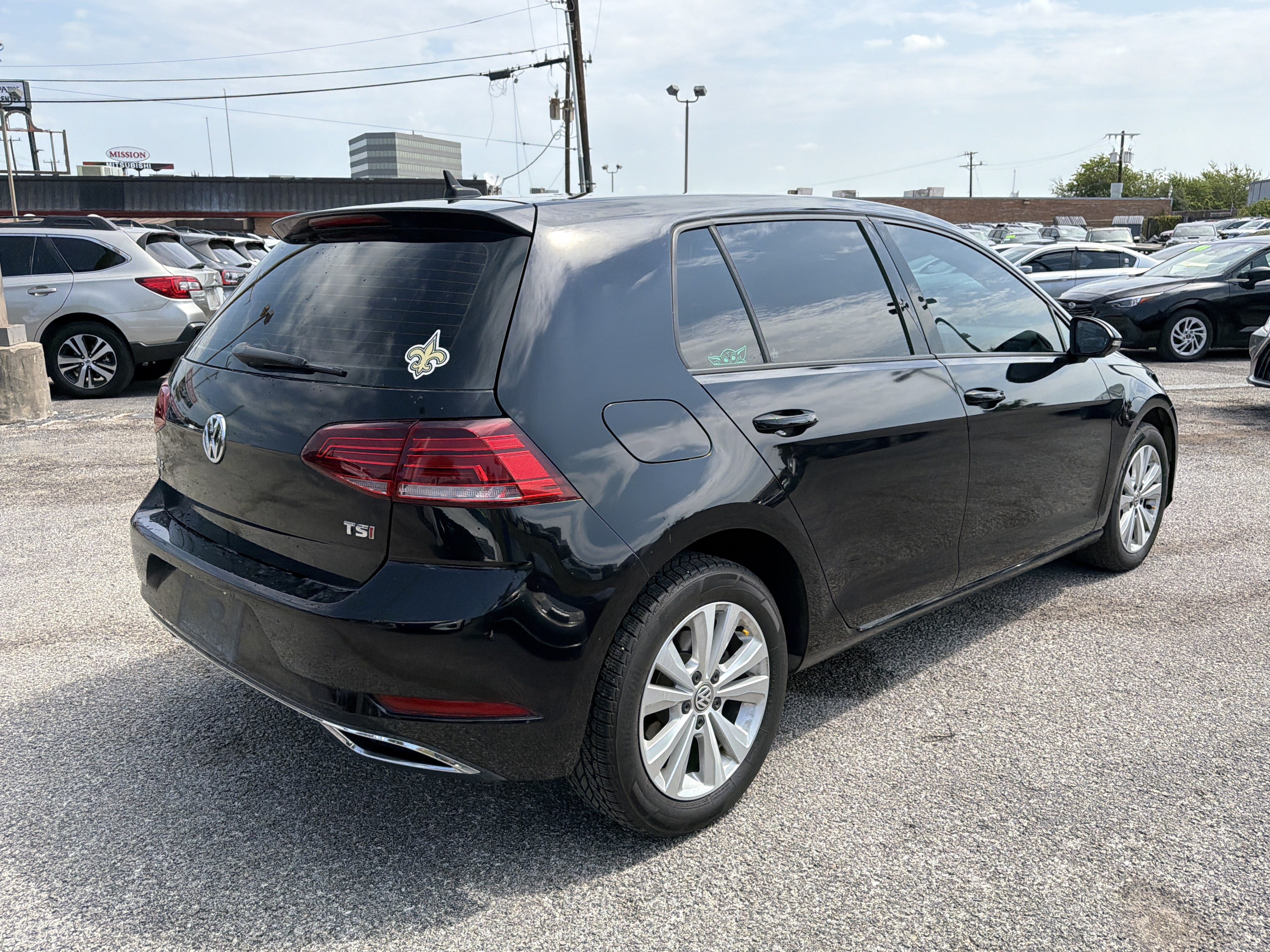 Used 2018 Volkswagen Golf SE FWD image 5