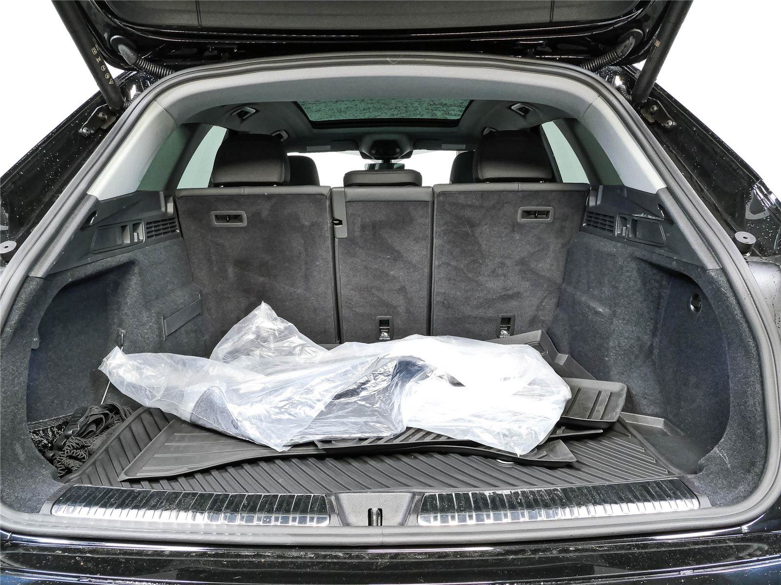 Used 2025 Audi Q5 Premium w/ Convenience Package AWD/4WD image 28