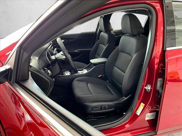 Used 2025 Chevrolet Malibu RS FWD image 27