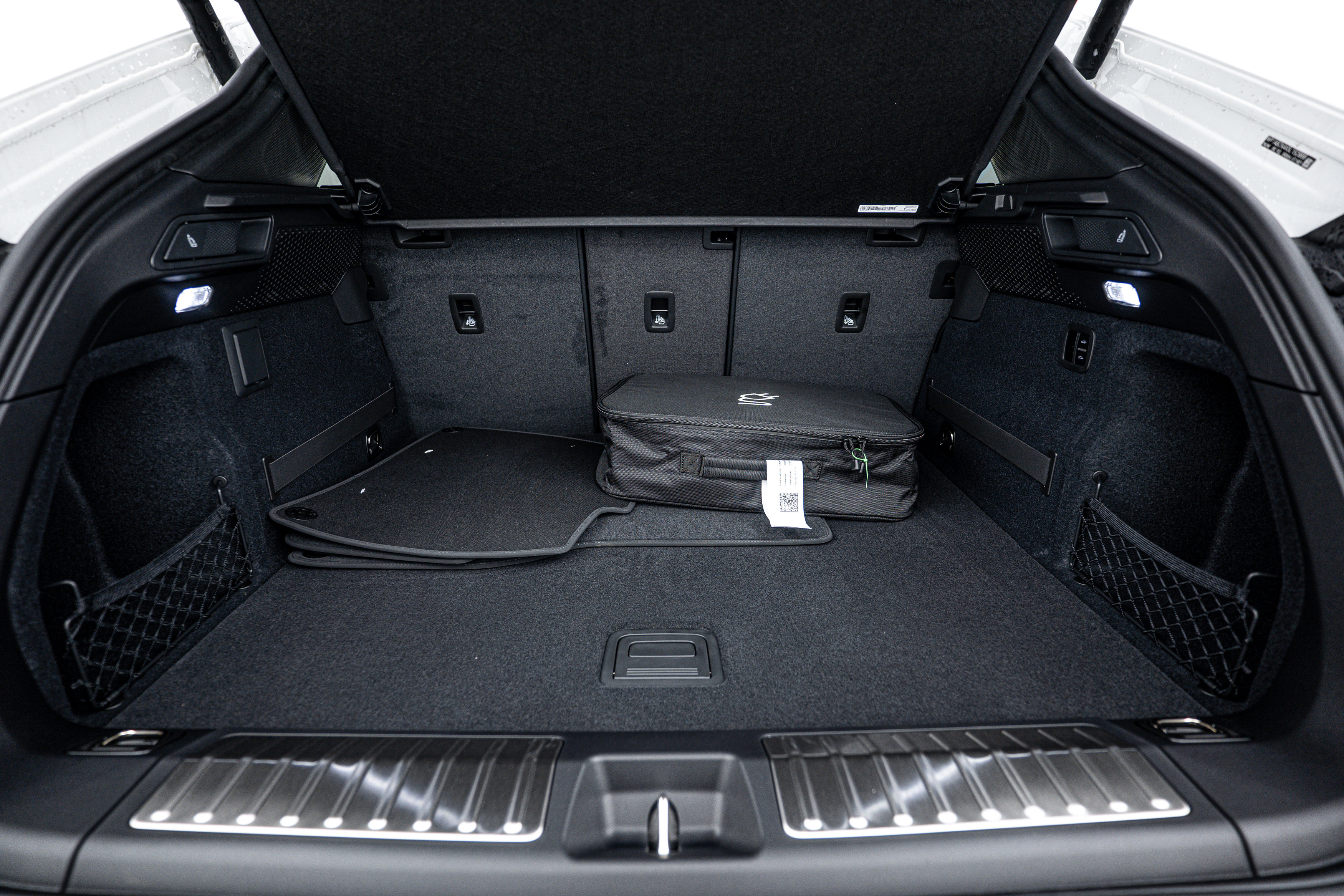 New 2025 Porsche Macan 4S Electric image 26