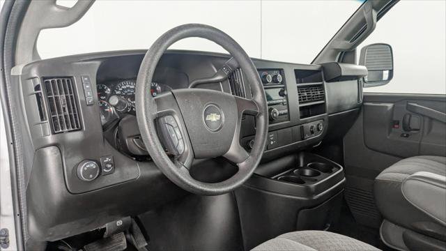 Used 2016 Chevrolet Express 2500 image 23