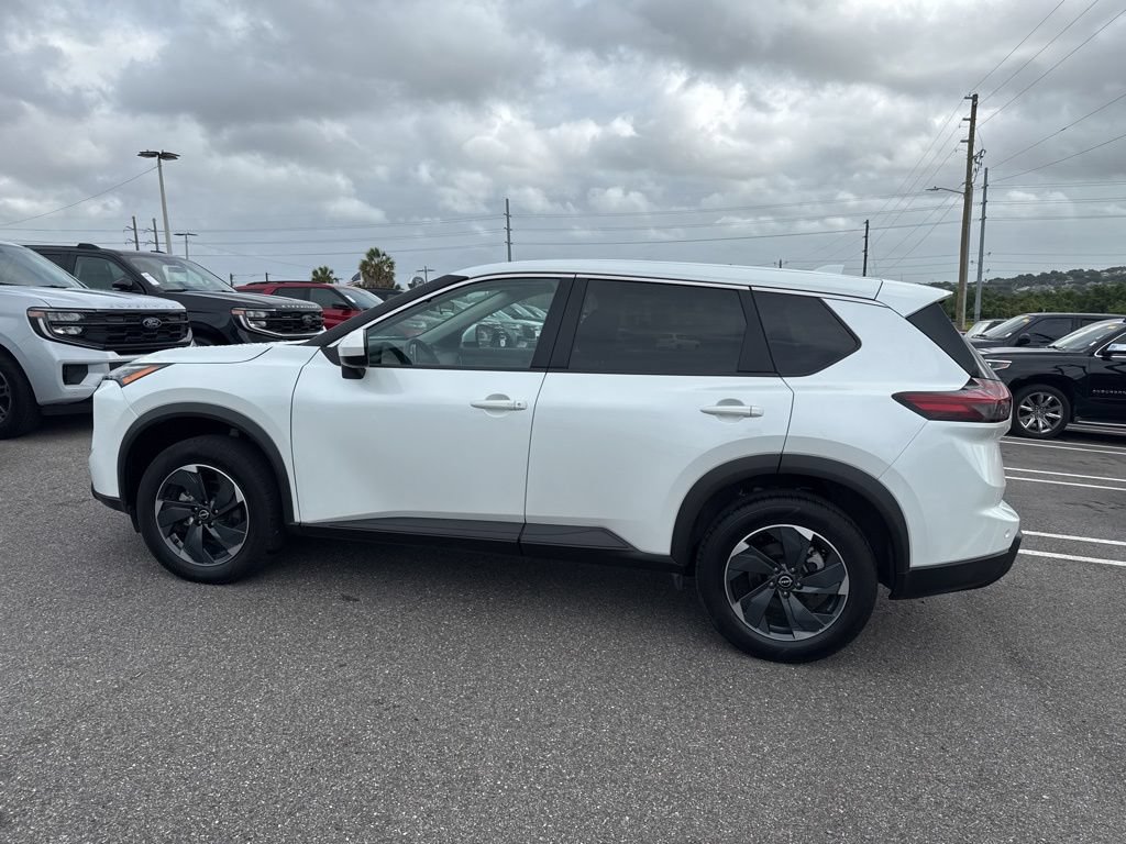 Used 2024 Nissan Rogue SV AWD/4WD image 4