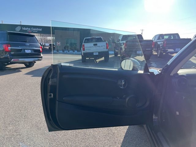 Used 2019 MINI Cooper 2-Door Hardtop image 24