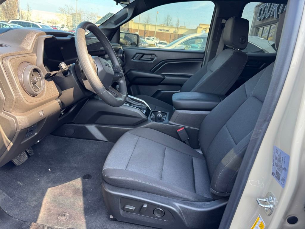 Used 2024 Chevrolet Colorado Trail Boss w/ Technology Package image 9