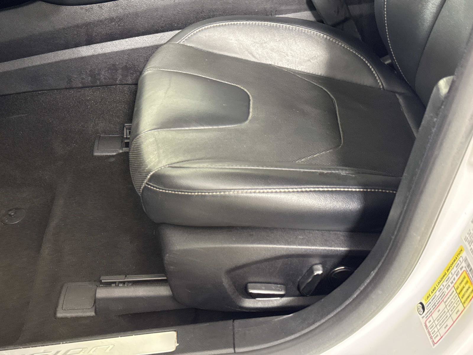 Used 2019 Ford Fusion Titanium FWD image 16